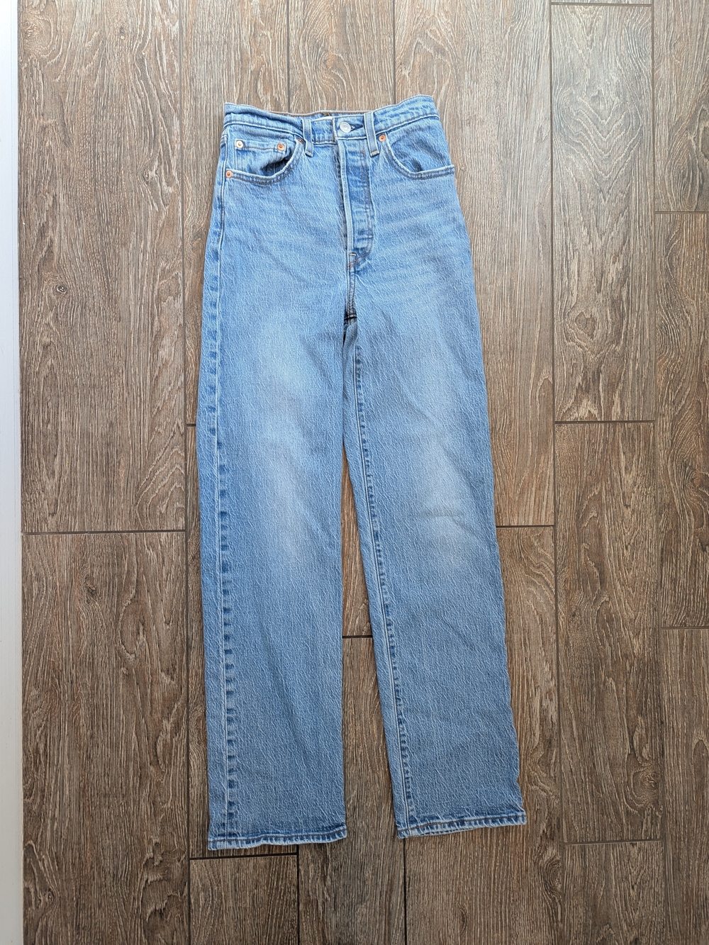 Levi's Ribcage Straight Full Length Jean Size 24 X 32 Button Fly Medium Wash